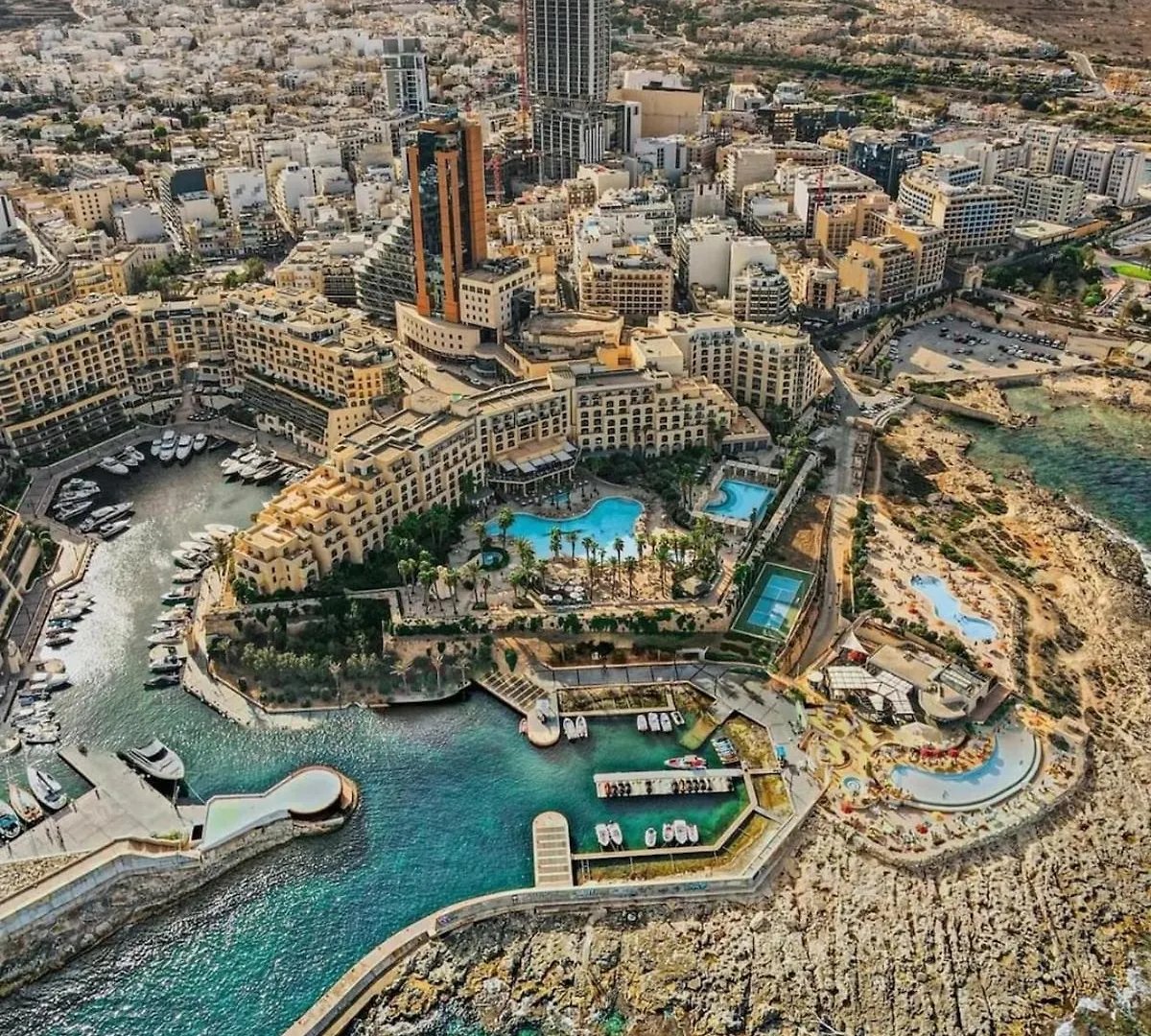 Sliemaluxurycharm Sea-Side Pool Table Apartment Sliema
