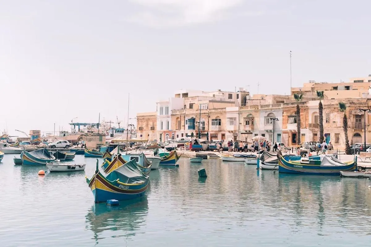 Sliemaluxurycharm Sea-Side Pool Table Apartment  Sliema