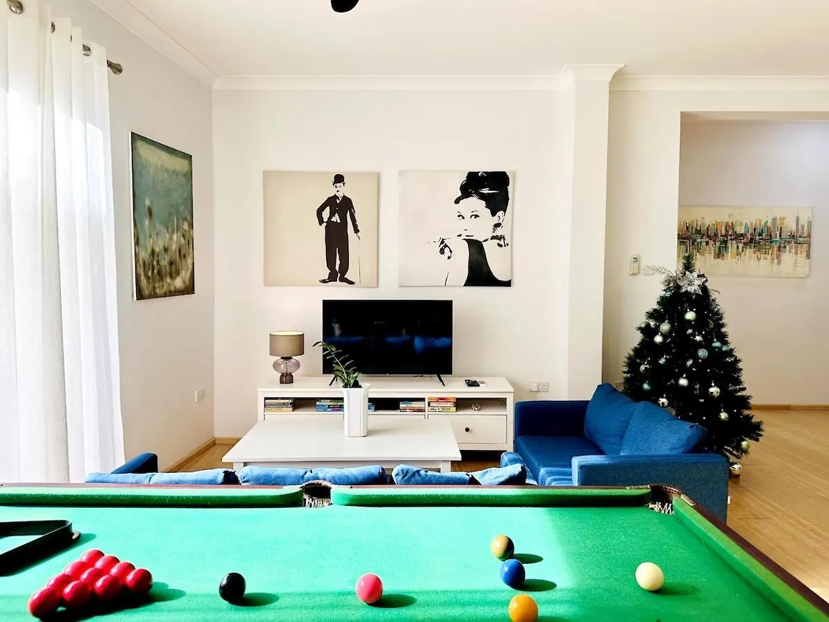 Sliemaluxurycharm Sea-Side Pool Table Apartment