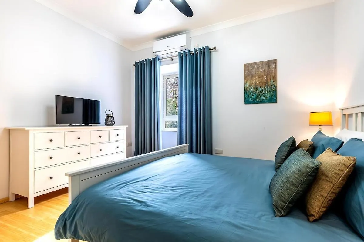 Sliemaluxurycharm Sea-Side Pool Table Apartment Sliema