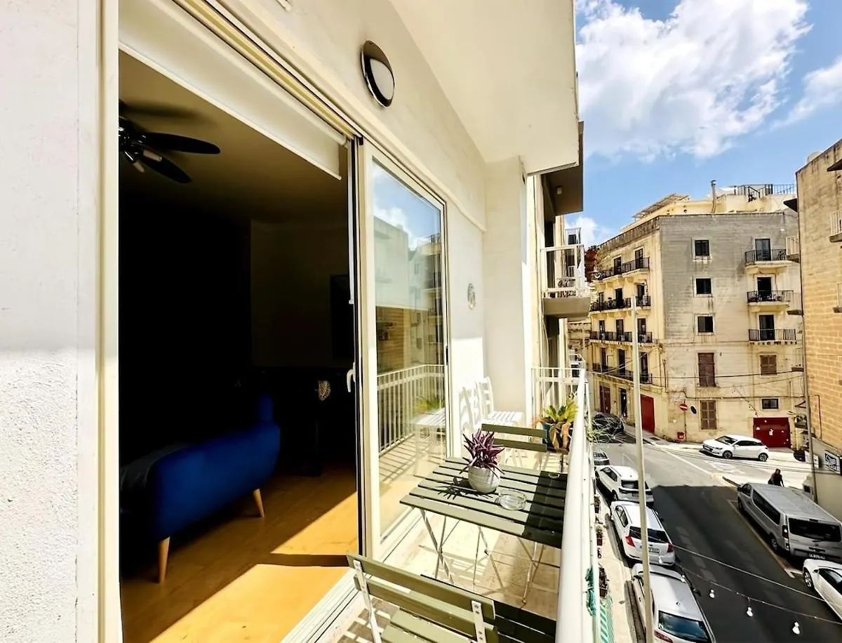 Sliemaluxurycharm Sea-Side Pool Table Apartment Malta